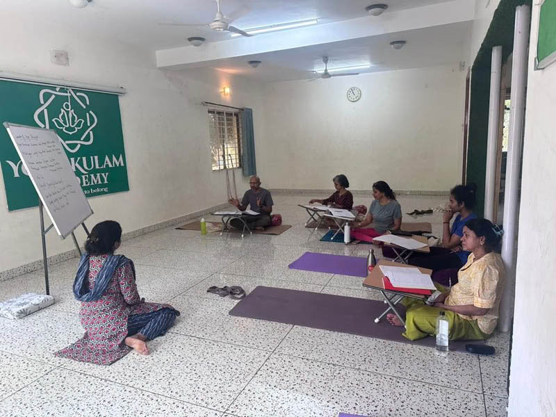 200 uur doordeweeks yoga-lerarenopleiding in Bengaluru