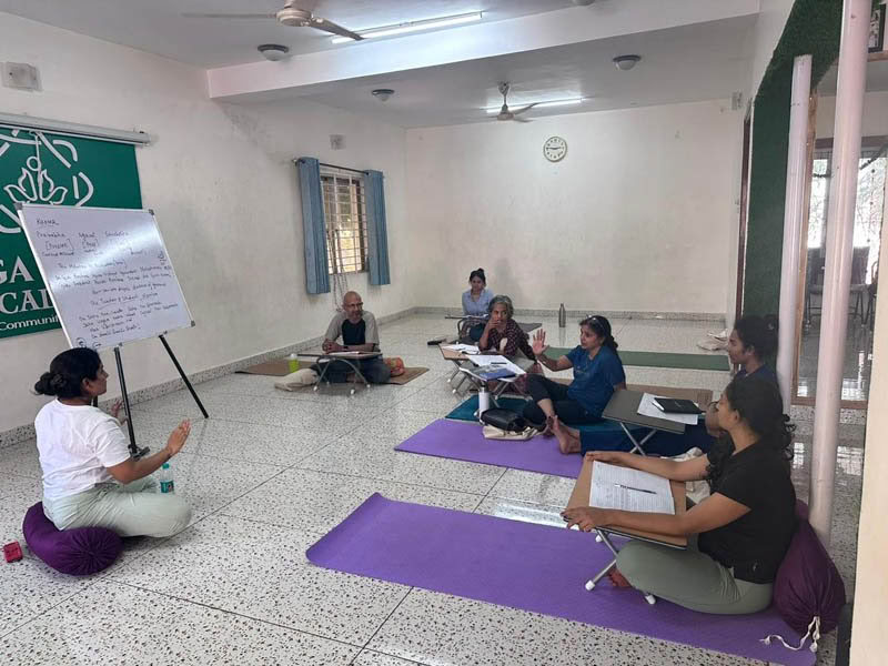 200 uur doordeweeks yoga-lerarenopleiding in Bengaluru