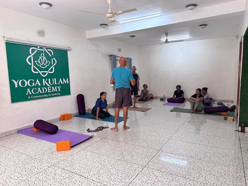 200 uur doordeweeks yoga-lerarenopleiding in Bengaluru