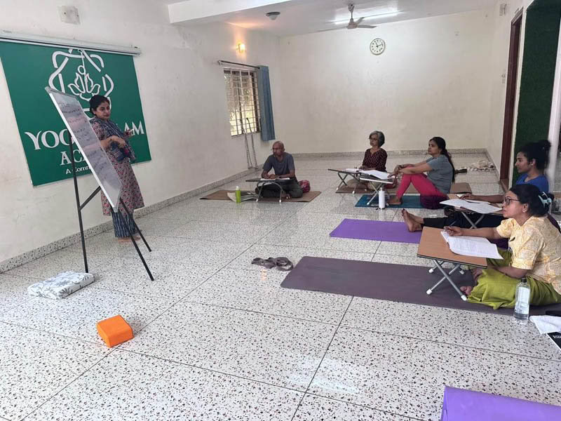 200-uurs weekend-yogadocentenopleiding in Bengaluru