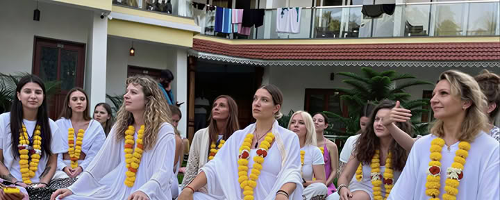 100-Uurs Gevorderde Tantra- en Kundaliniyoga-lerarenopleiding in Goa, India
