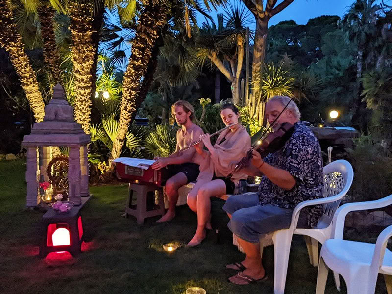 Publieke live satsang