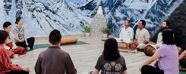 100 uur Bhakti Yoga-workshop