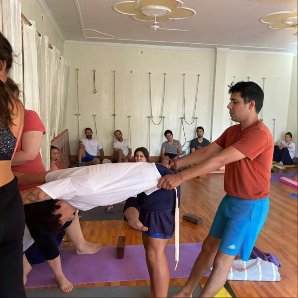 300-uurs yogadocentenopleiding in Rishikesh