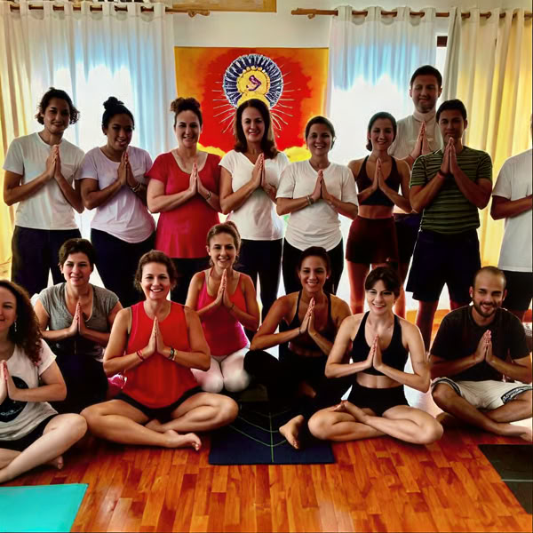 300-uurs yogadocentenopleiding in Rishikesh
