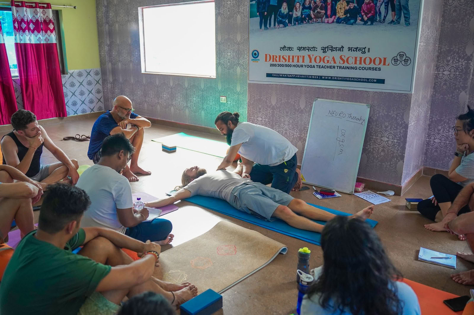 100-uurs yogadocentenopleiding
