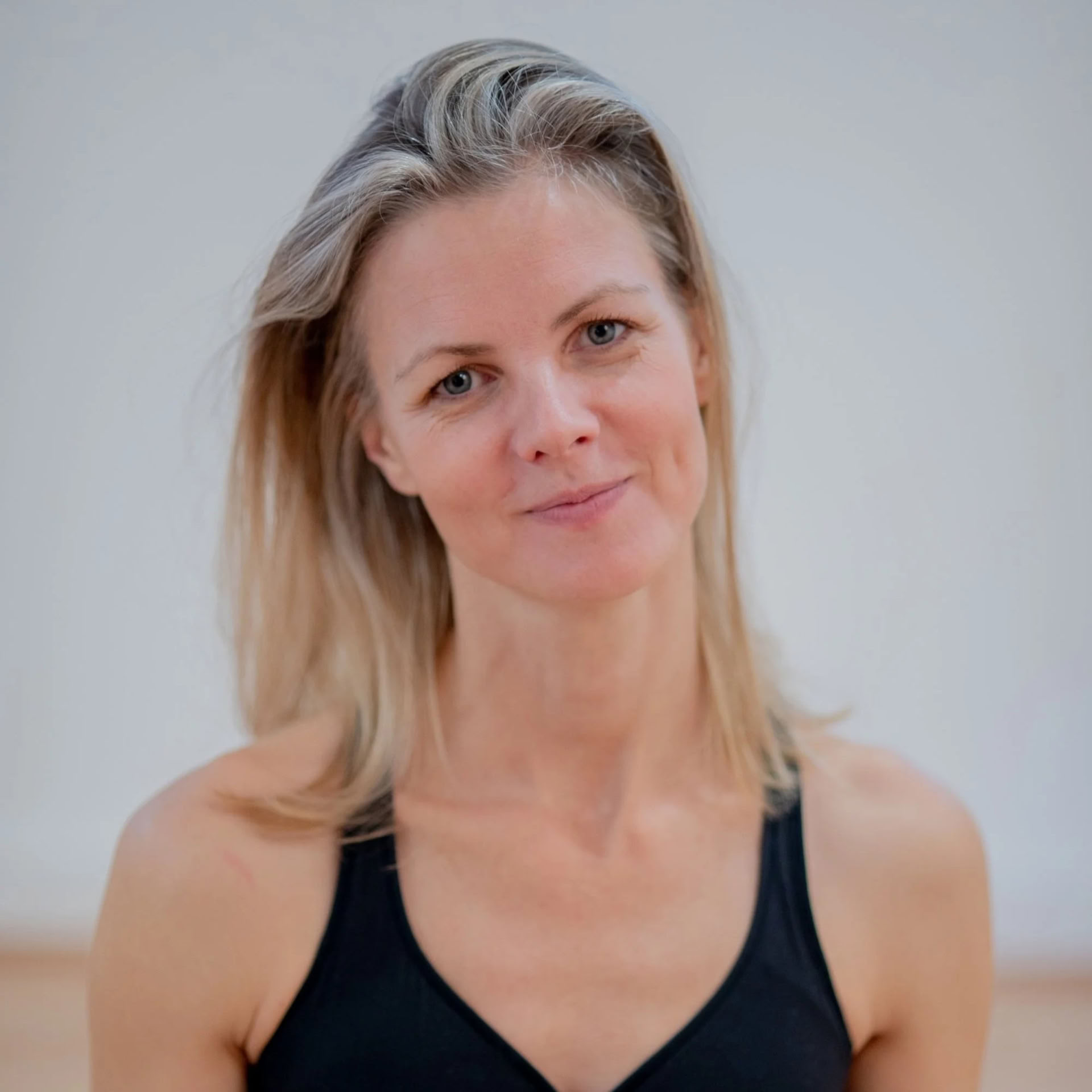 Rust & Herstel: Opleiding Restorative Yoga voor Docenten CPD (30 uur) — The Yoga Yurt