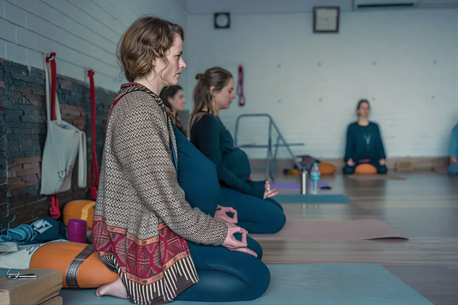 85 uur prenatale yogadocentenopleiding in Rishikesh