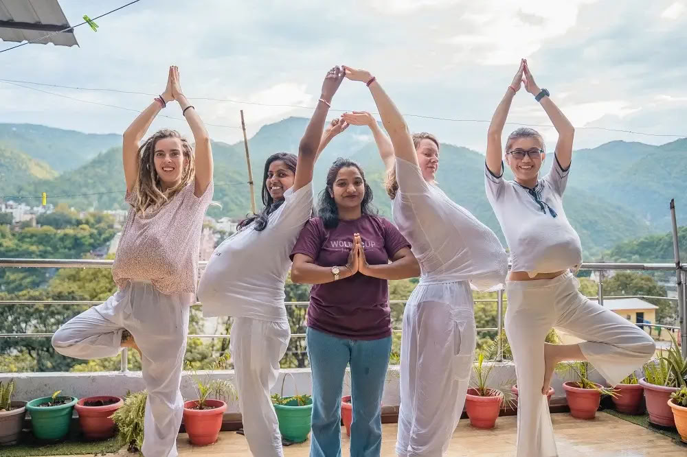 85 uur prenatale yogadocentenopleiding in Rishikesh