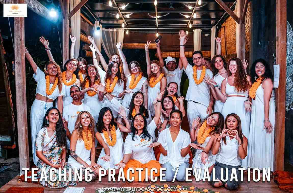 500-uurs Yin-yogadocentenopleiding in Bali Uluwatu