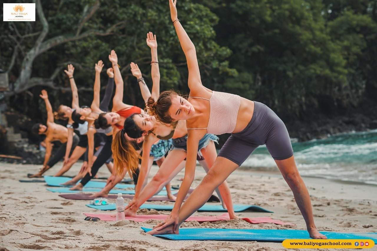 500-uurs Yin-yogadocentenopleiding in Bali Uluwatu