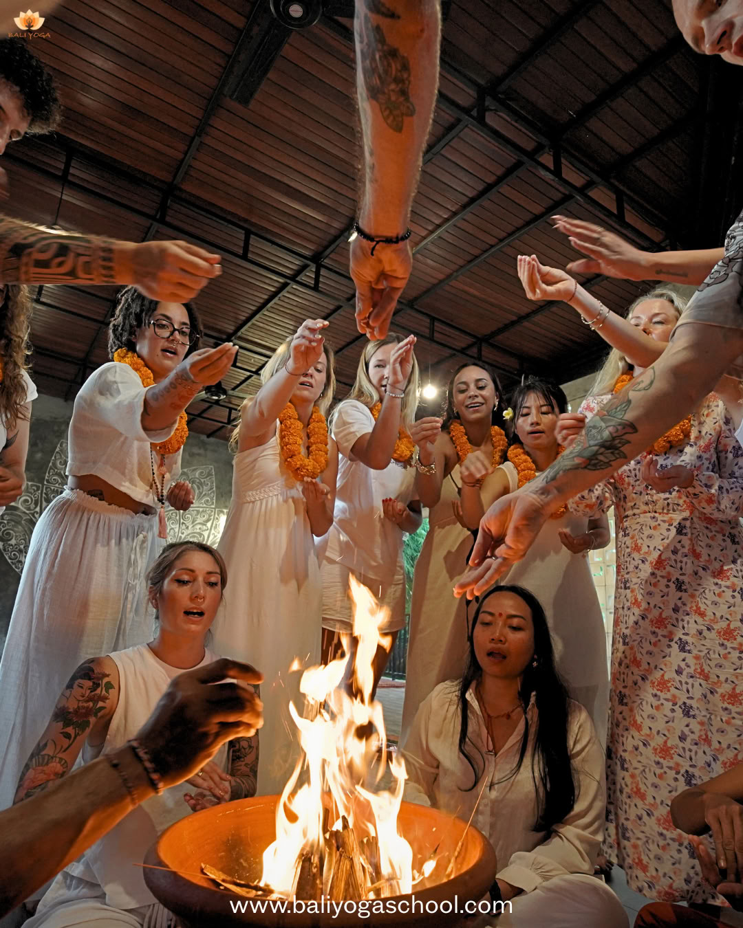 500-uurs yogadocentenopleiding in Uluwatu, Bali