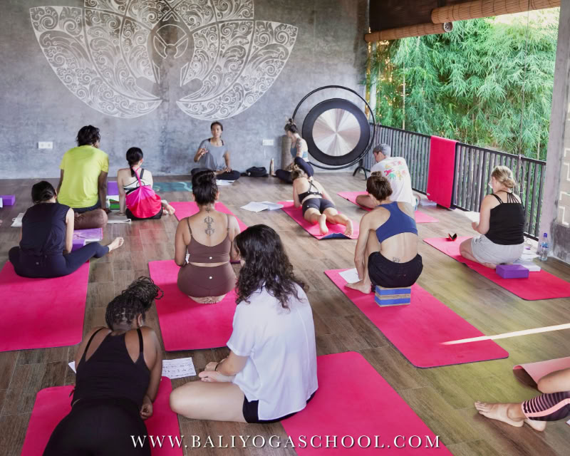 100-uurs yogadocentenopleiding in Cambodja