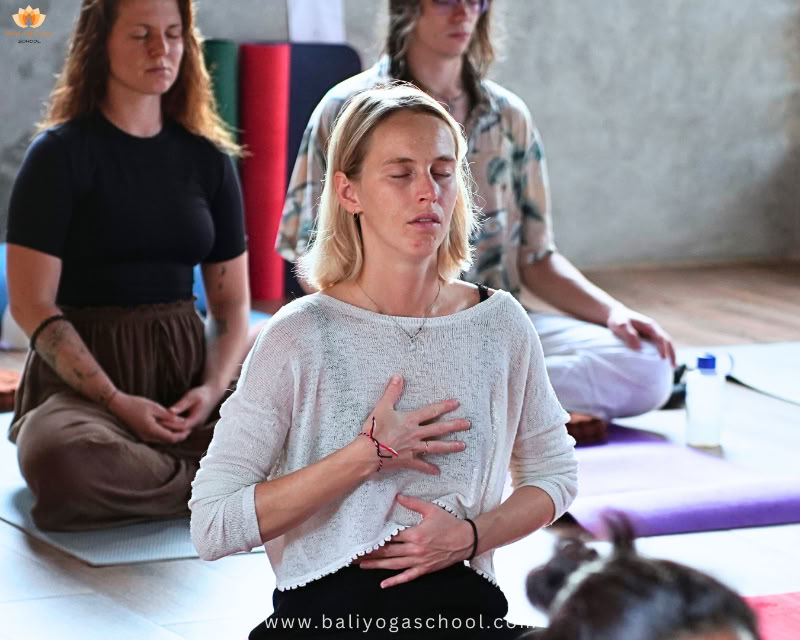 100-uurs yogadocentenopleiding in Uluwatu, Bali