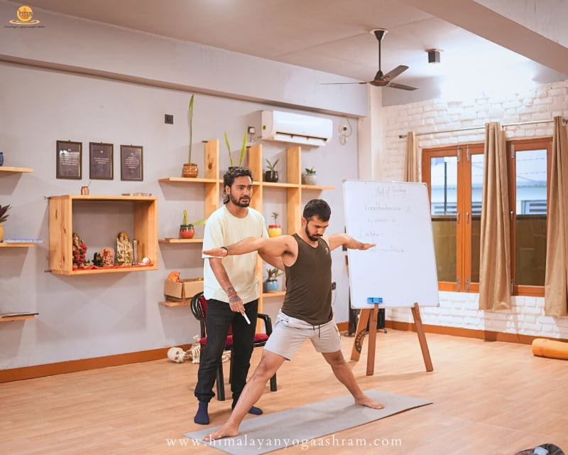 100-uurs yogadocentenopleiding in Rishikesh, India