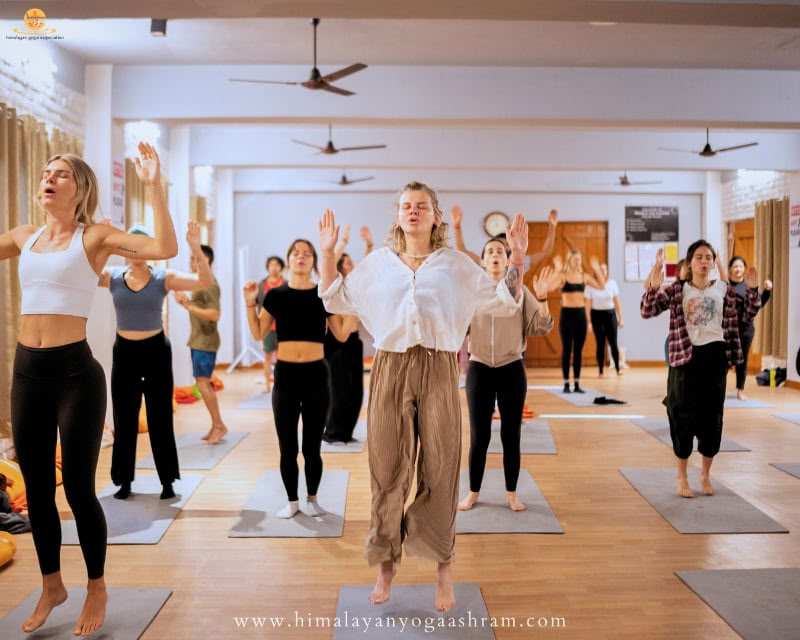 100-uurs yogadocentenopleiding in Rishikesh, India