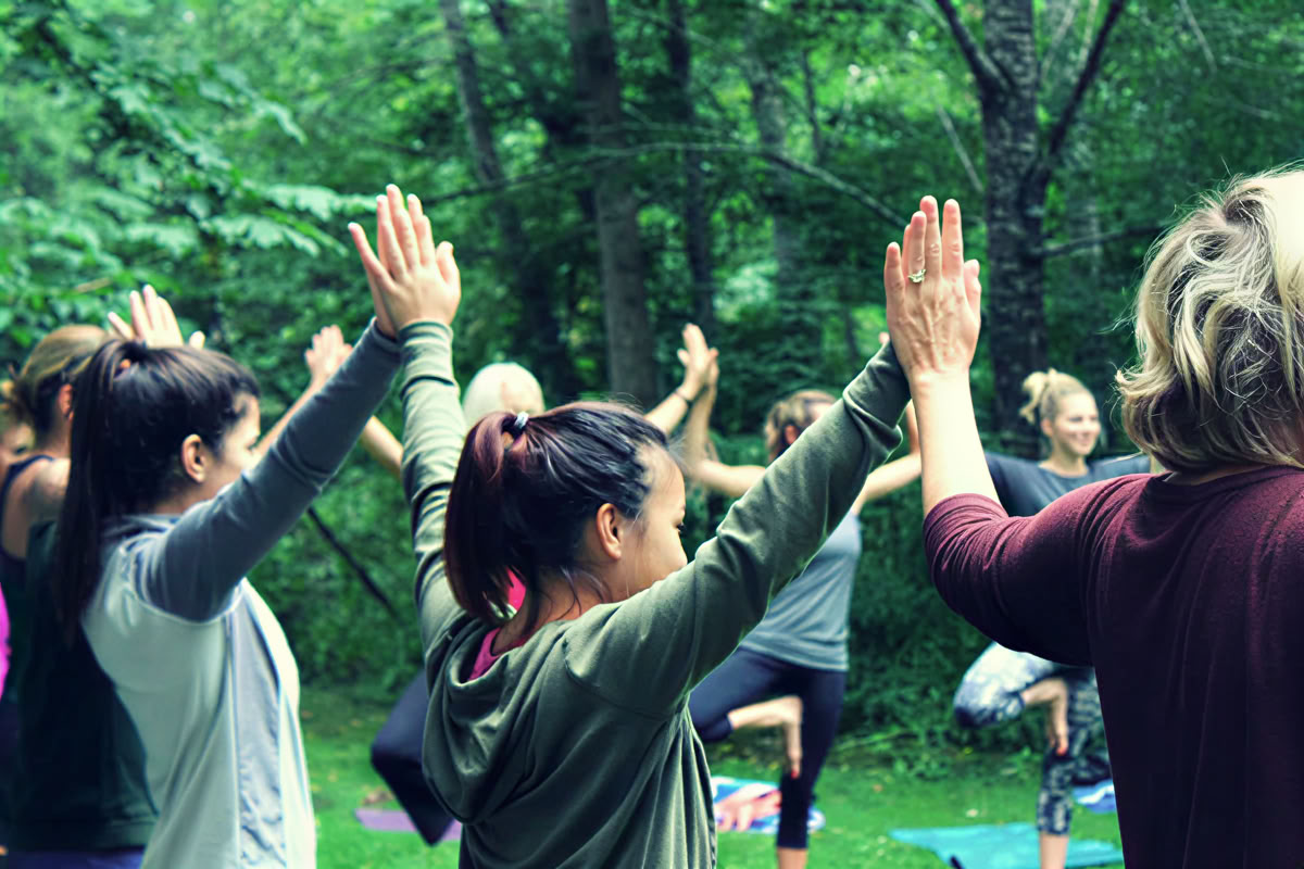 Gewortelde en wilde yogaretraite voor vrouwen nabij Asheville, North Carolina