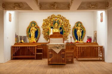 Longchen Nyingthik Ngöndro-retreat — onder leiding van Khenpo Sonam Phuntsok en geassisteerd door Tulku Ngawang