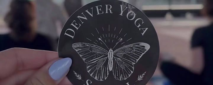 Zonsondergang yoga op het dakterras | Denver