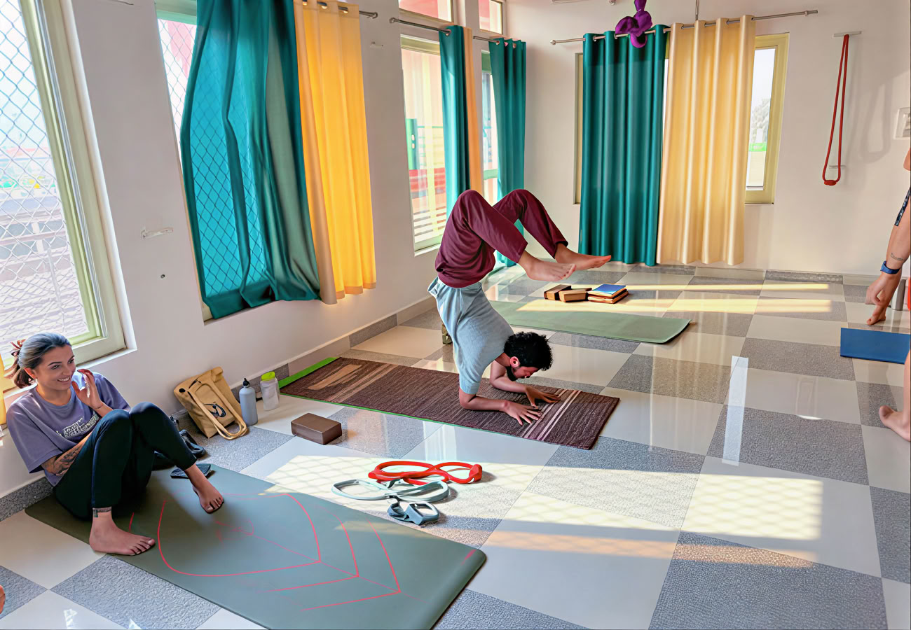 10-daagse verfrissende yoga-retraite met watervalwandelingen