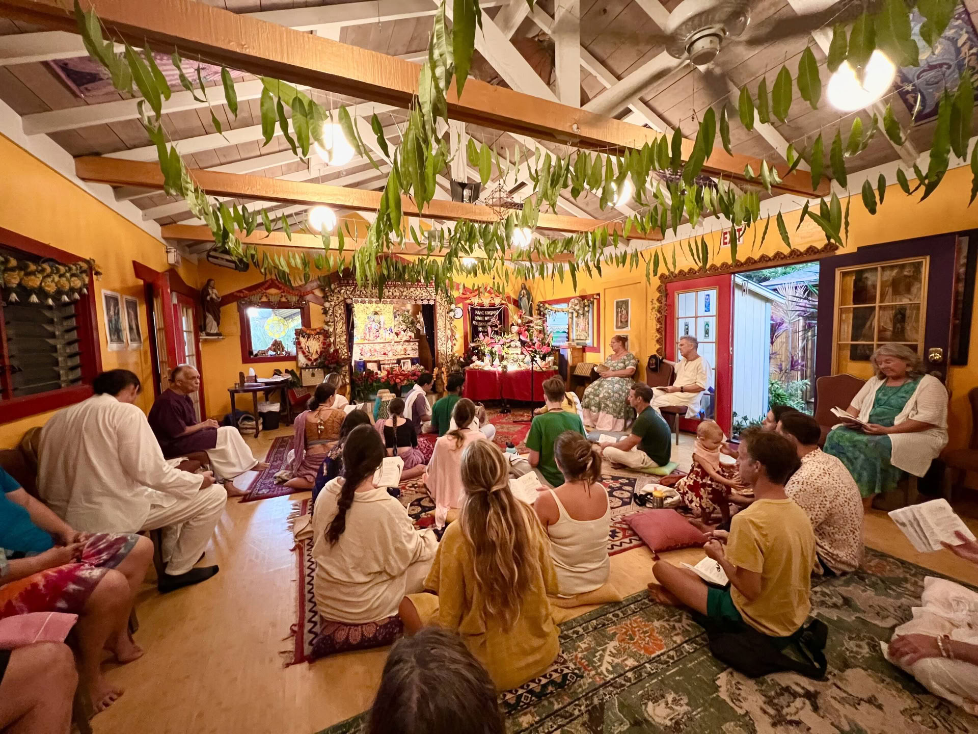 Reiki-genezende aanraking op dinsdag met Manesha