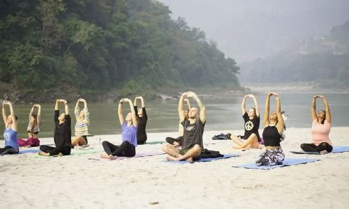 100-uurs yogalerarenopleiding
