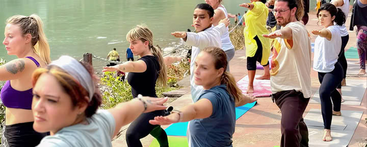 100-uurs yogadocentenopleiding