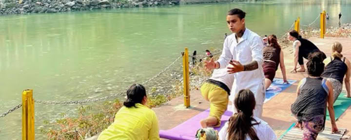 200-uurs yogadocentenopleiding