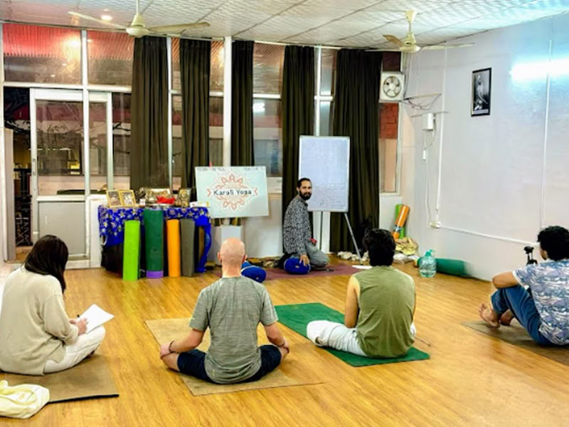 300-uurs yogadocentenopleiding