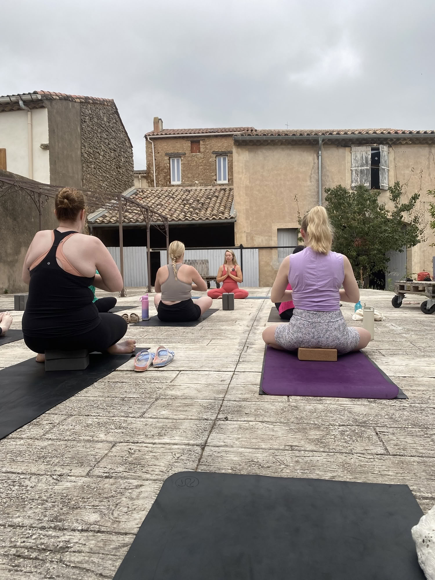 Ontsteek je innerlijke straling opnieuw: yoga- en meditatieretraite in Zuid-Frankrijk