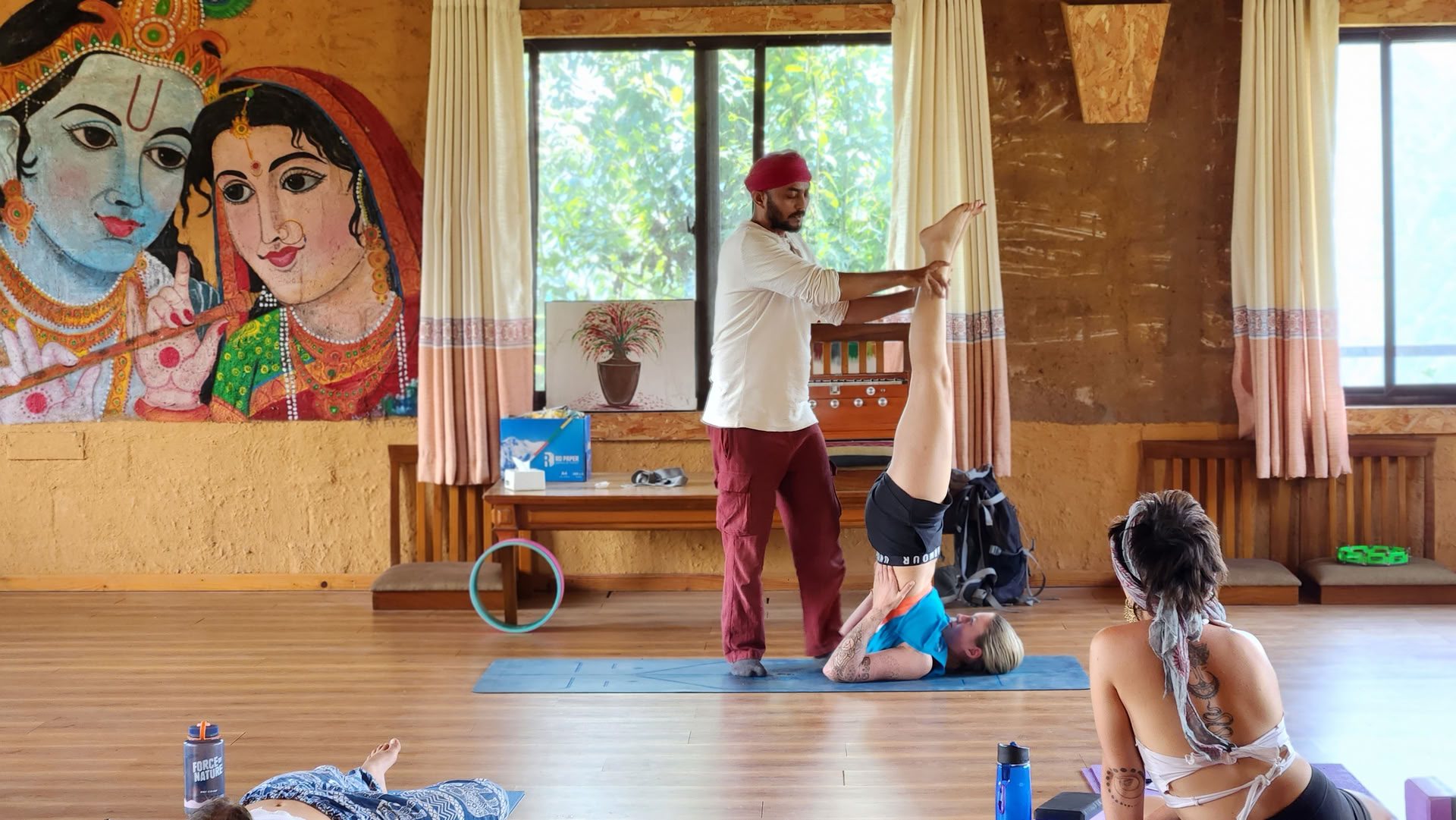 200 uur yoga-lerarenopleiding met uitzicht op de Himalaya in Astam, vlak bij Pokhara
