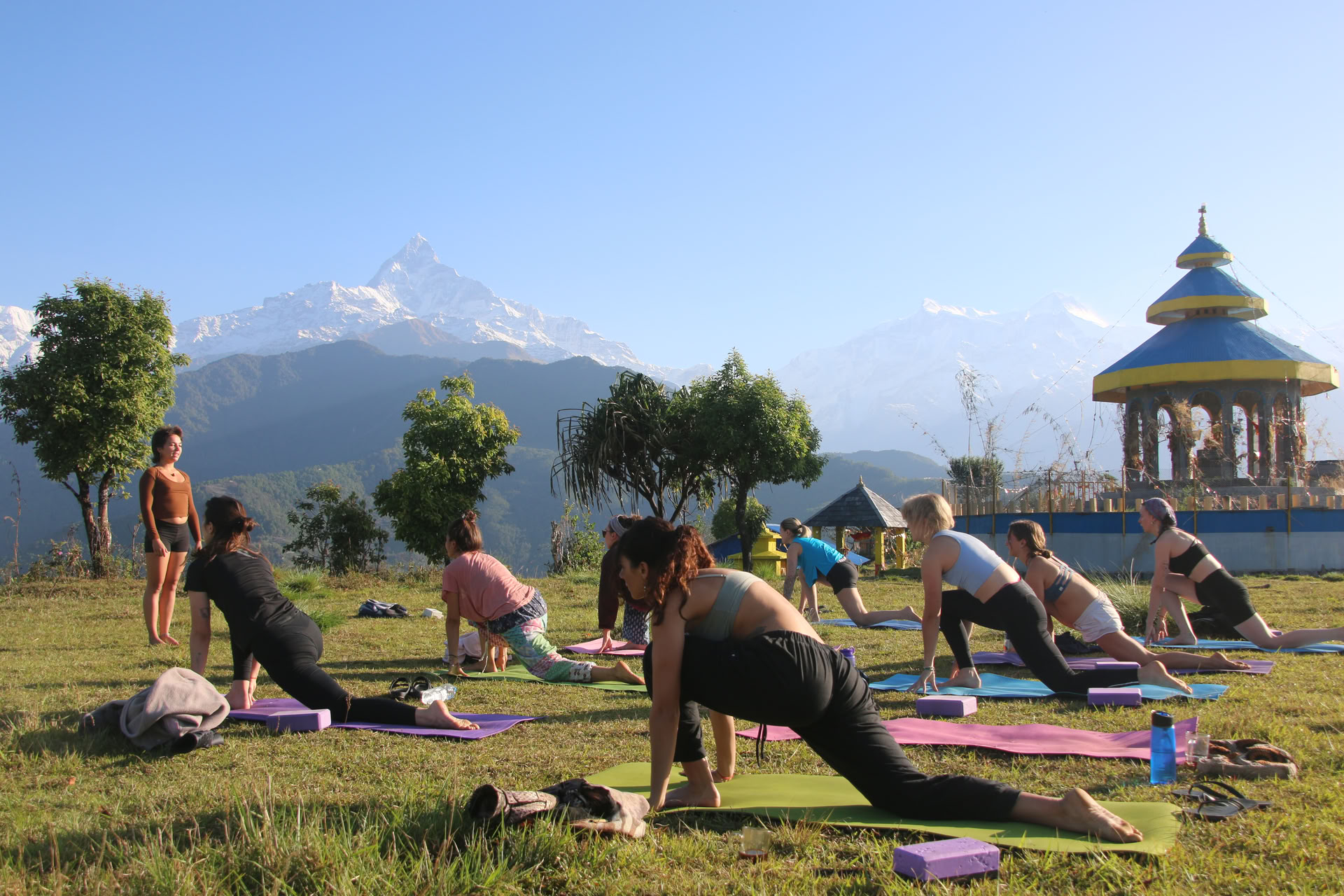 200 uur yoga-lerarenopleiding met uitzicht op de Himalaya in Astam, vlak bij Pokhara