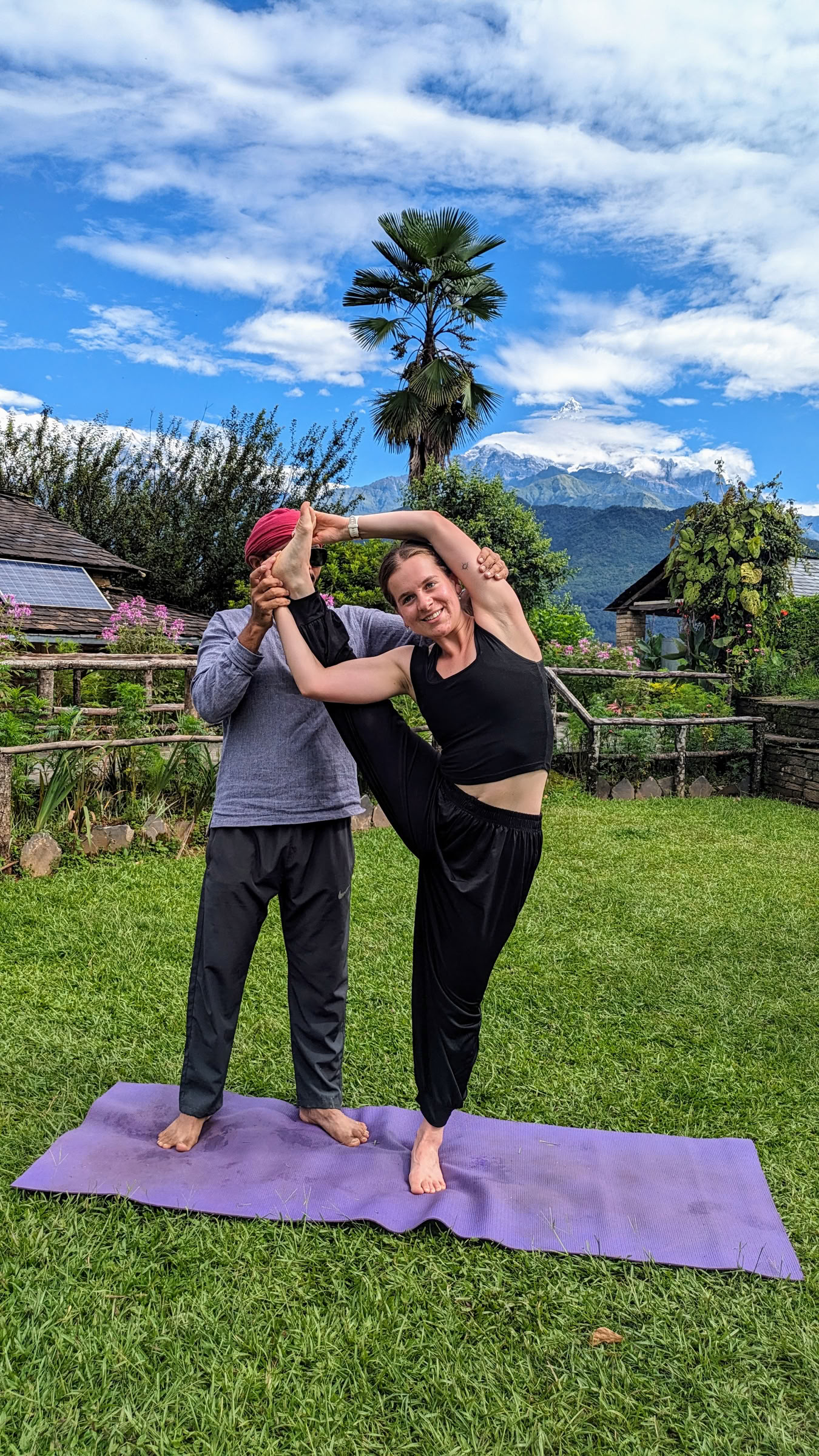 200 uur yoga-lerarenopleiding met uitzicht op de Himalaya in Astam, vlak bij Pokhara