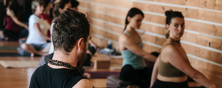 Iyengar-yogaretreat, meditatieve kunsten en traditionele tantra