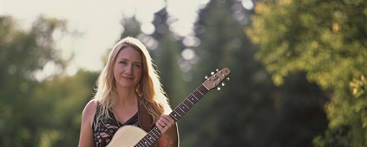 Zomerse Sfeer met Ainsley Friesen