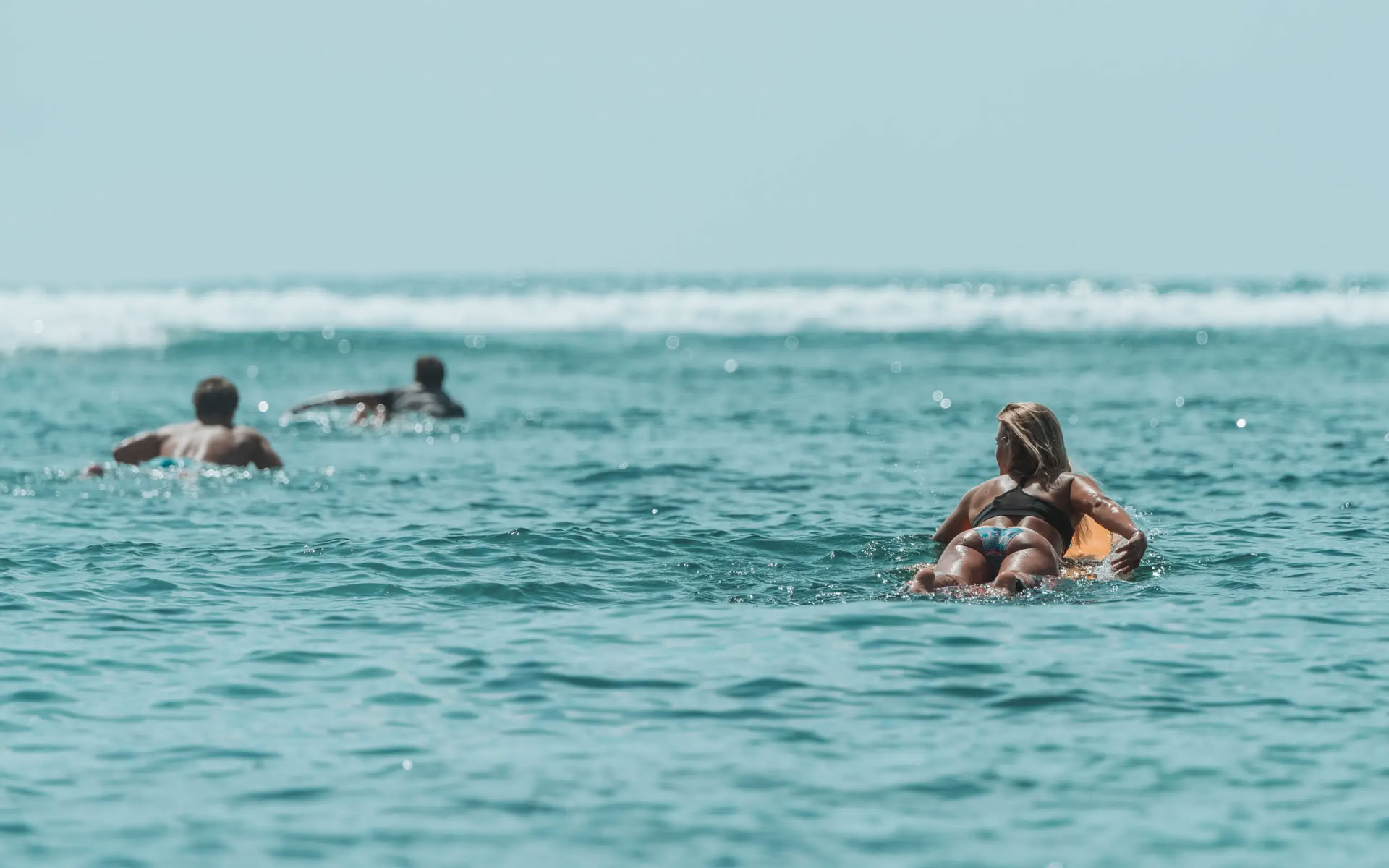 Surf- en yogaretreat voor koppels