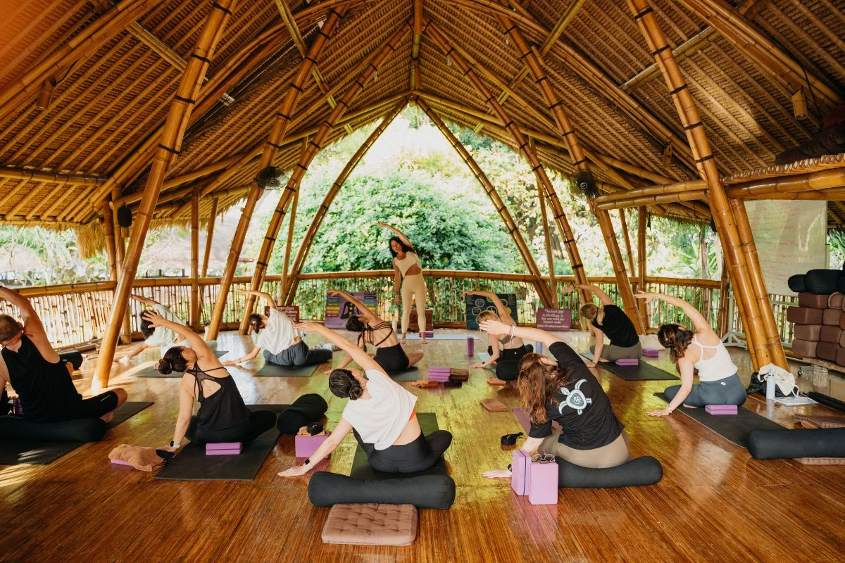 200-uurs yogadocentenopleiding
