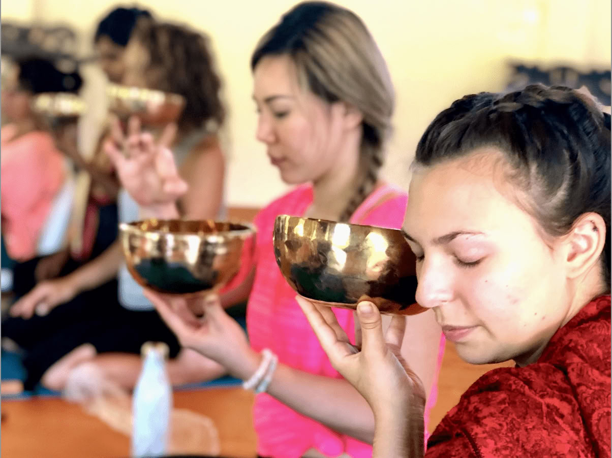200-uurs holistische yoga- en geluidstherapie-lerarenopleiding