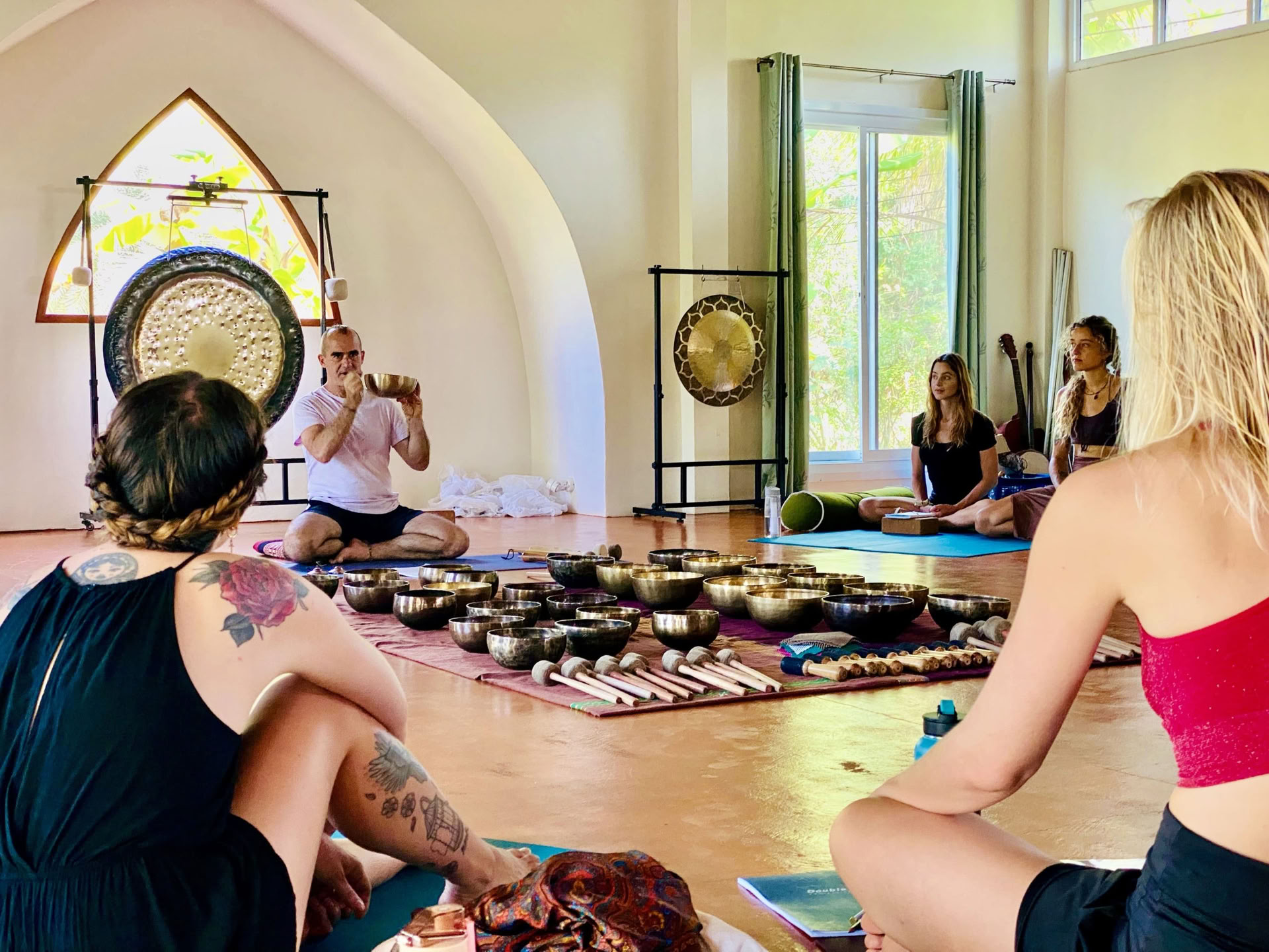 200-uurs holistische yoga- en geluidstherapie-lerarenopleiding