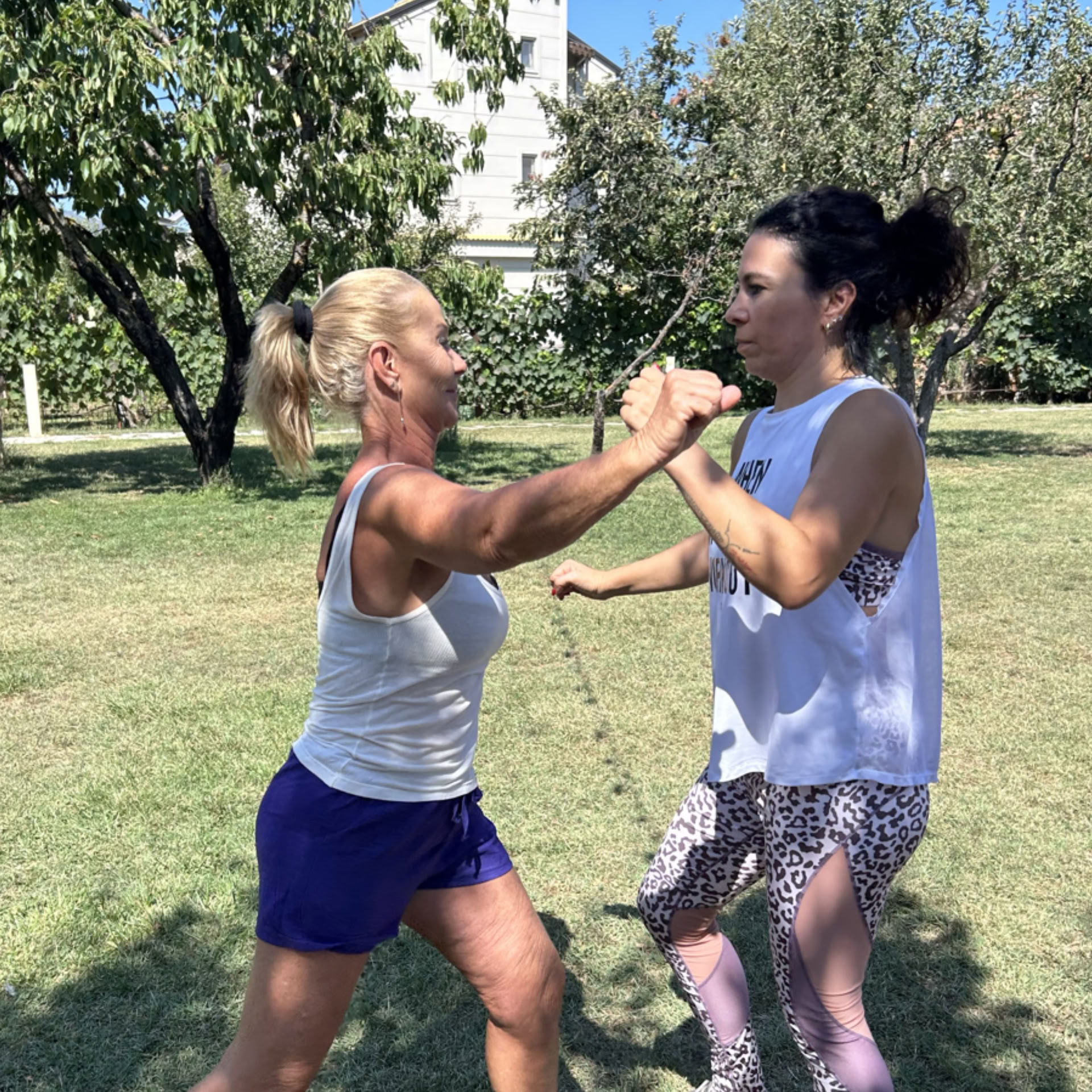 Vind Je Kracht: Yoga en Zelfverdediging aan het Meer van Ohrid