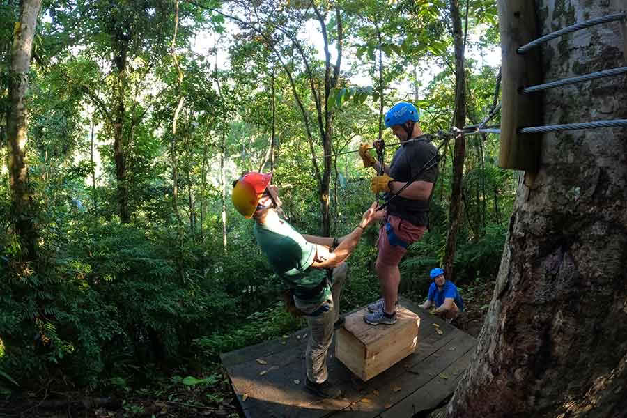 Ziplinen over de Pacuare-rivier