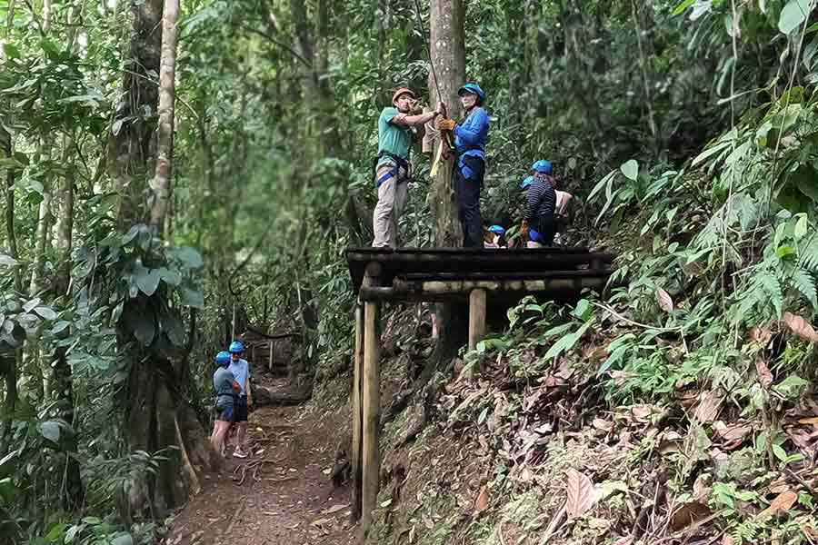 Ziplinen over de Pacuare-rivier