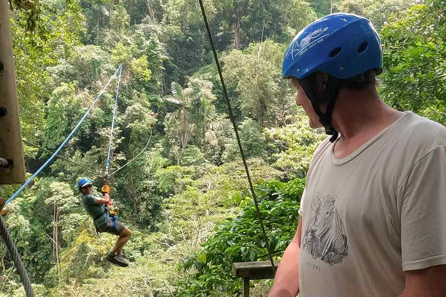 Ziplinen over de Pacuare-rivier