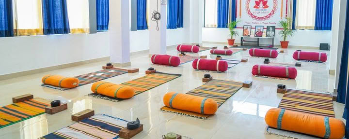 200-uurs yogalerarenopleiding in Rishikesh, India