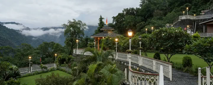 500-uurs yogadocentenopleiding in Rishikesh