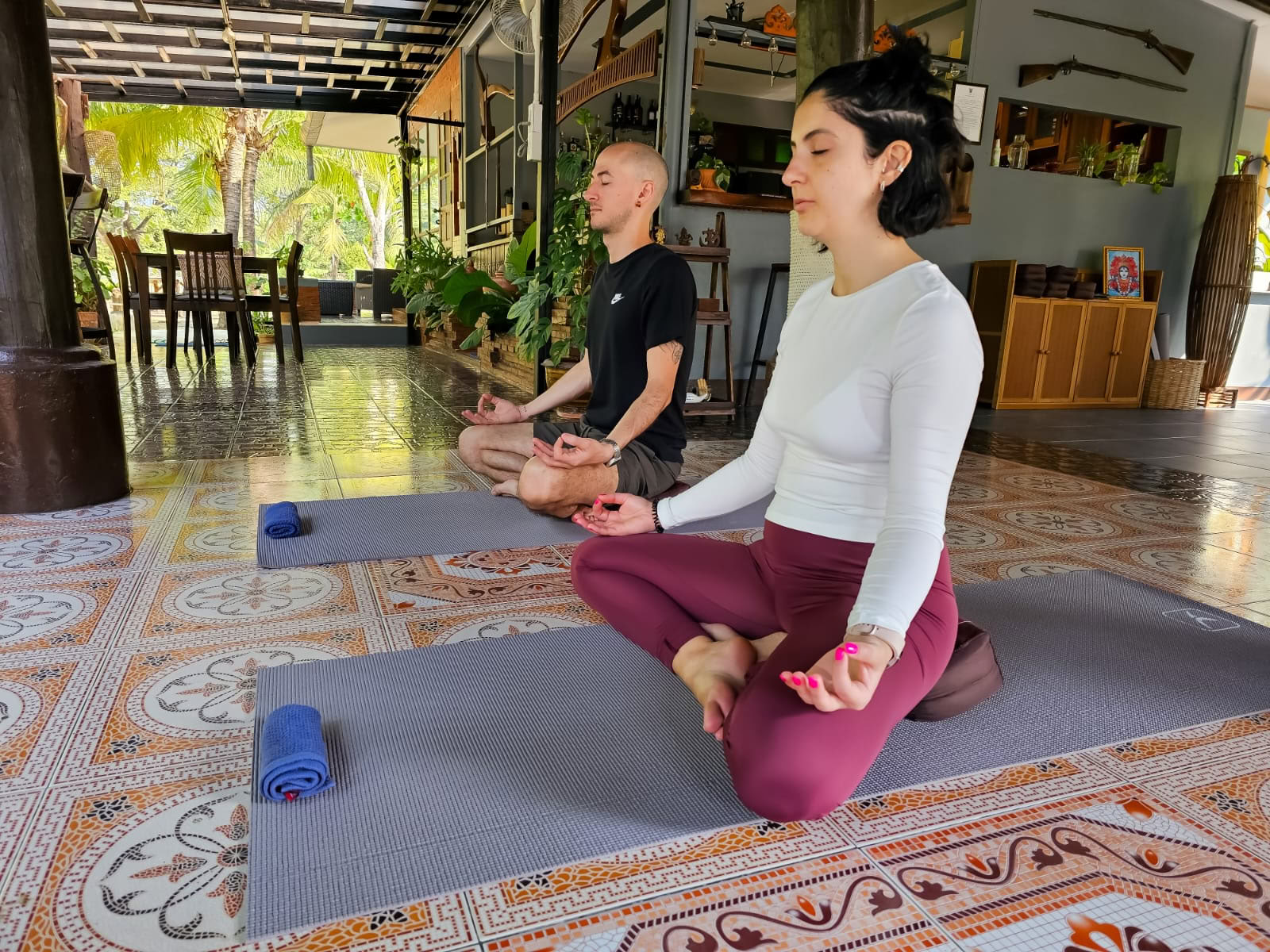 Exclusieve Yoga- en Wijnuitstap voor Eén Nacht