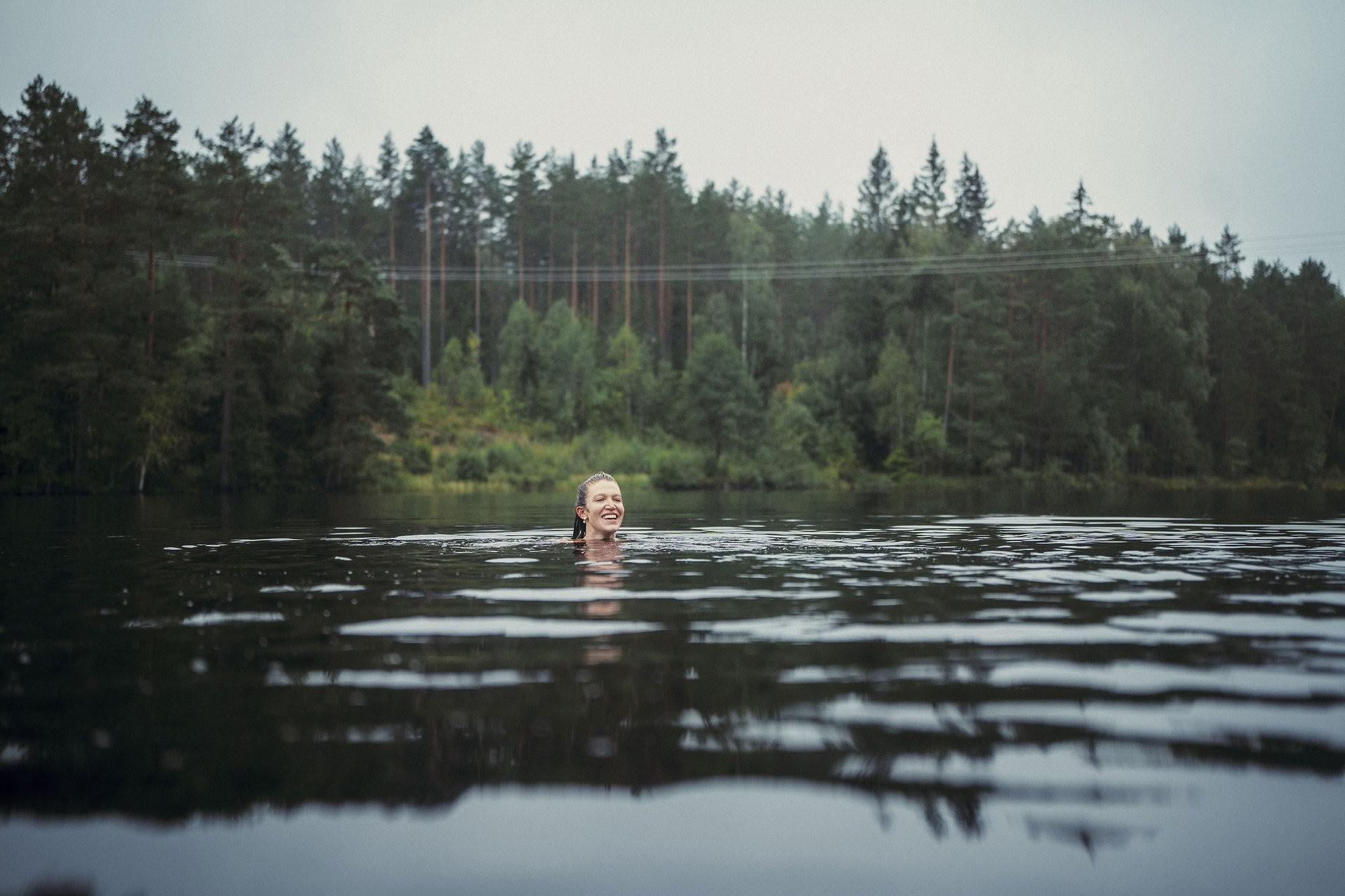 Zomerse yoga-retraite voor de zonnewende in het wilde Zweden: kom tot rust en herontdek jezelf in het Zweedse bos