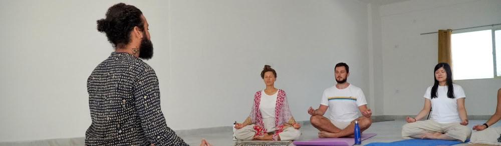 100-uurs yogadocentenopleiding in Rishikesh