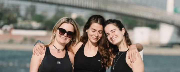 Rustige en aardende bedtijdyoga met Ginni