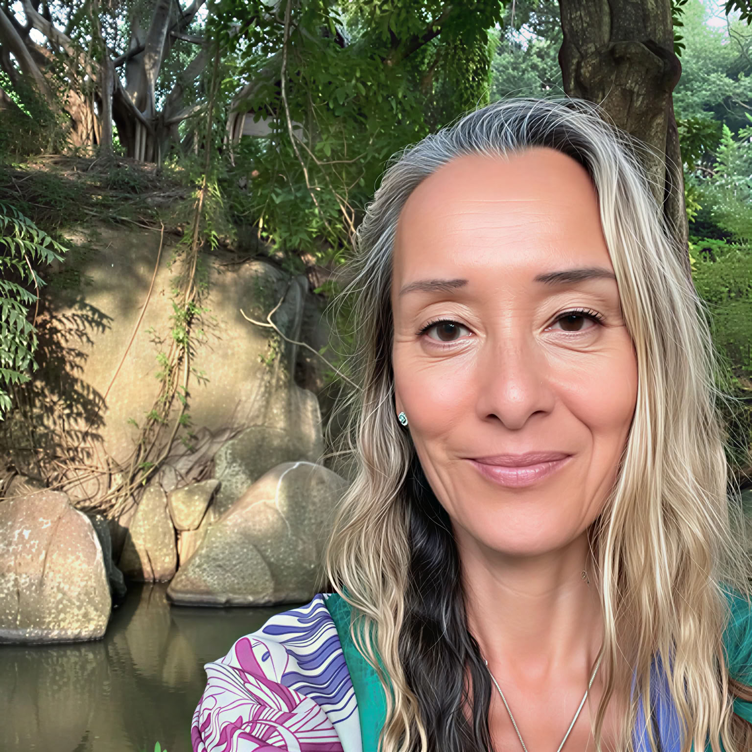 Florentina Lam-Clark - Verjongende yoga- en klankhealing